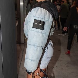 ALEXANDER WANG CROPPED PUFFER JACKET IN DENIM